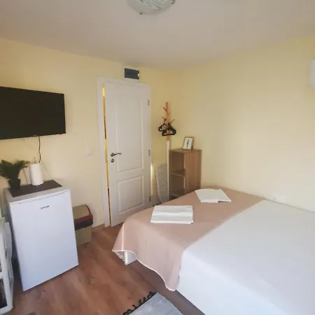 Damaris ゲストハウス 3*